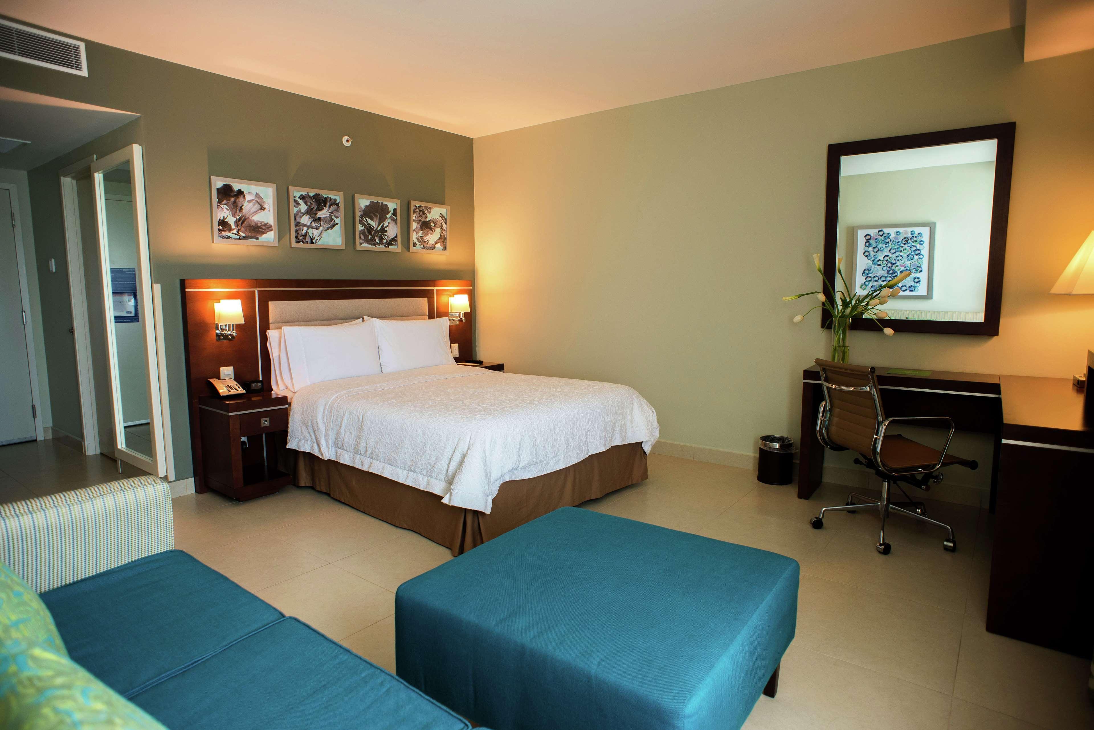 Hampton Inn By Hilton Mérida Kültér fotó