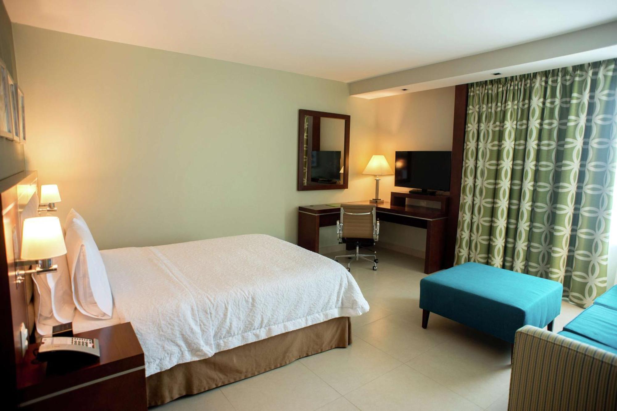 Hampton Inn By Hilton Mérida Kültér fotó