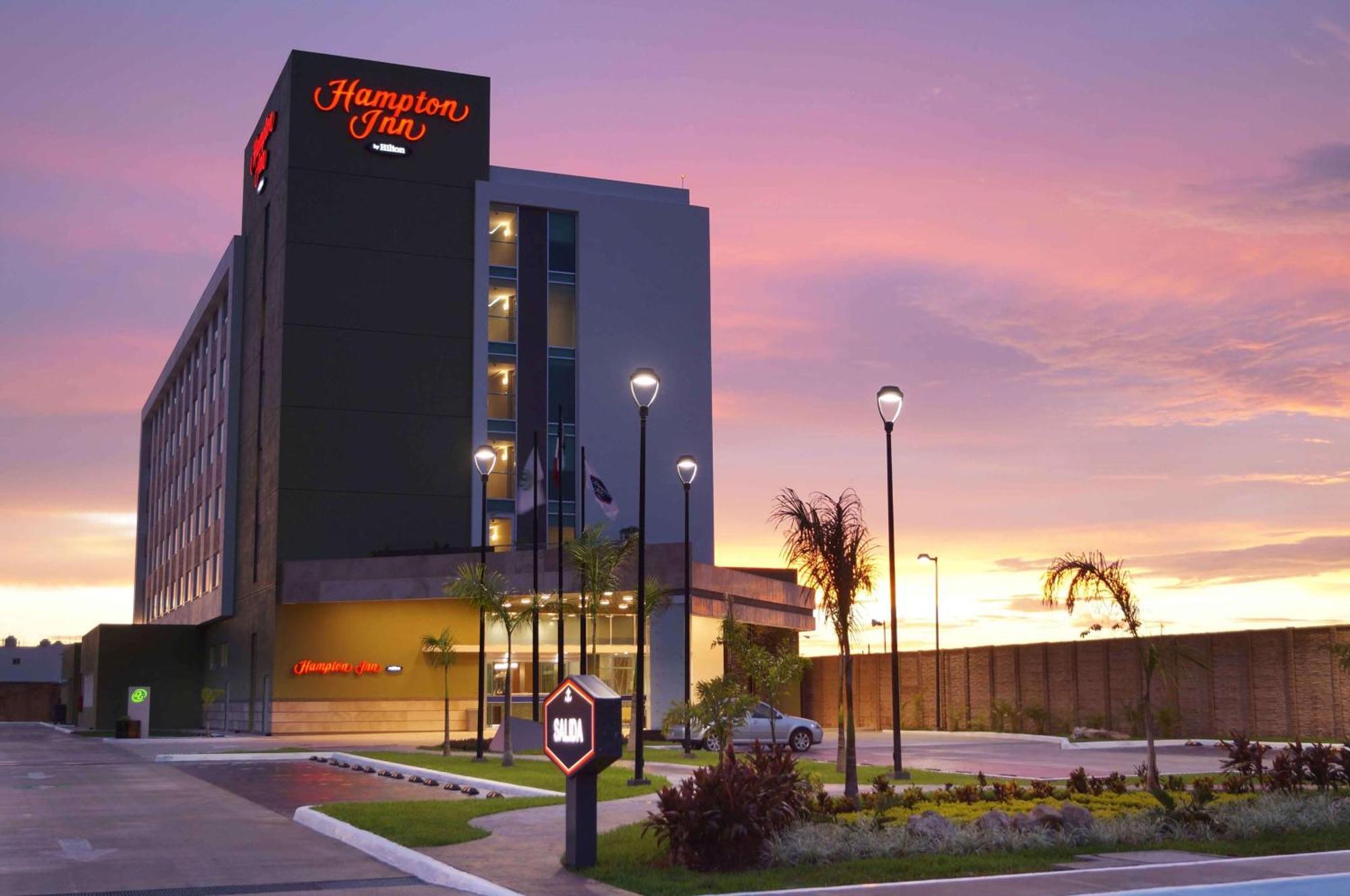 Hampton Inn By Hilton Mérida Kültér fotó
