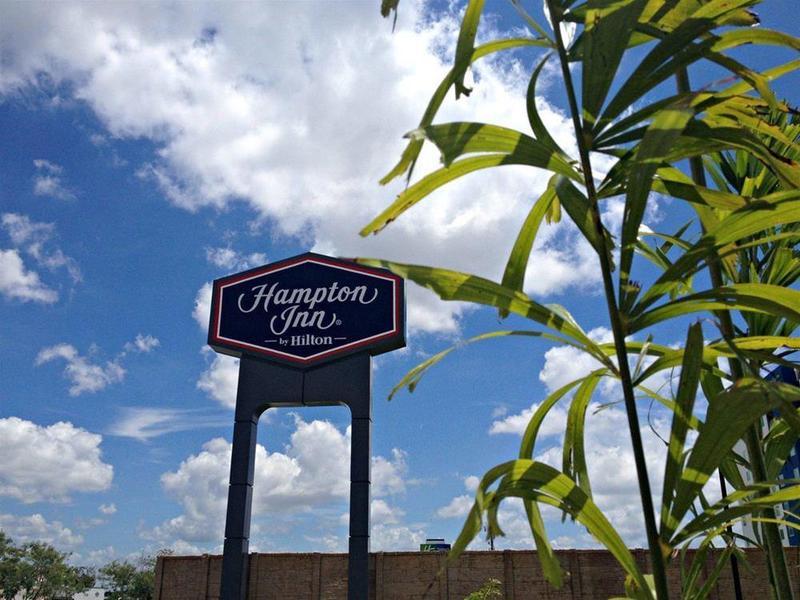 Hampton Inn By Hilton Mérida Kültér fotó